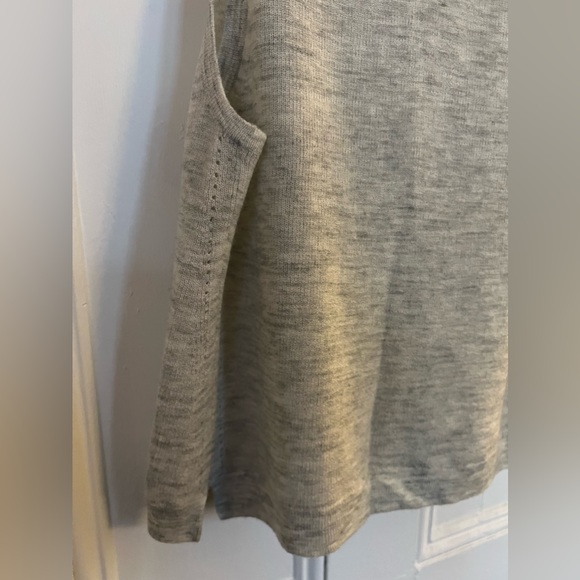 Aritzia Wilfred Free Mockneck Sleeveless Sweater - Picture 3 of 5